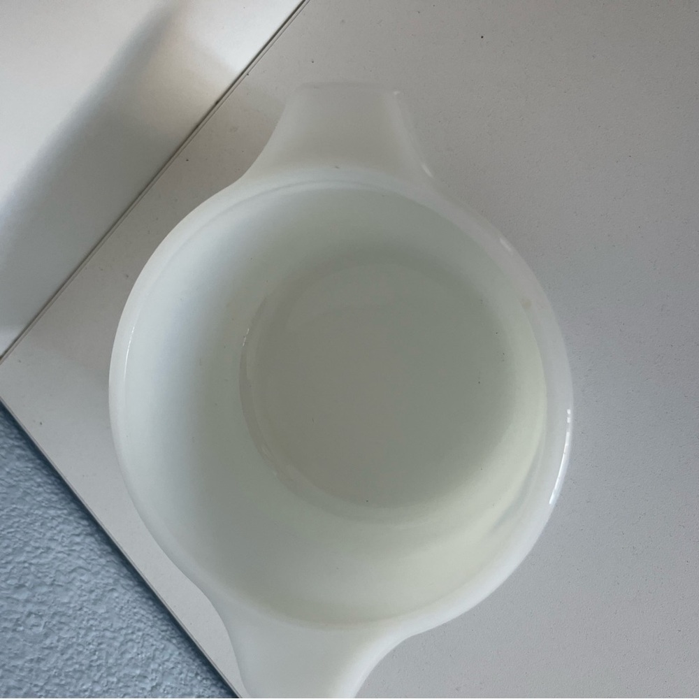 Vintage Dynaware Pyro-Rey Blue Cornflower Milk Glass Mini Casserole Dish w/ Lid - Picture 3 of 5